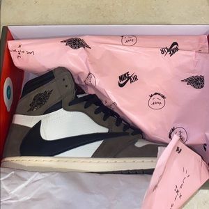 TRAVIS SCOTT JORDAN 1 high SZ 11 UA